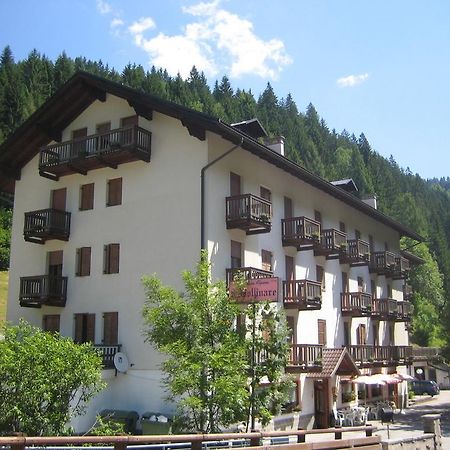 Casa Alpina Sant'Apollinare Hotel Falcade Buitenkant foto