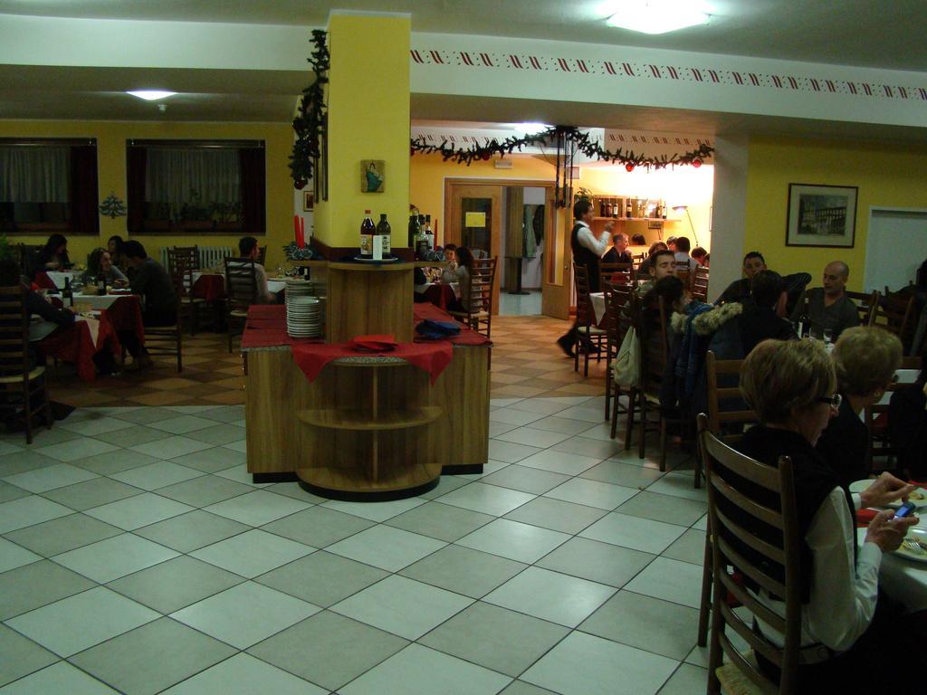 Casa Alpina Sant'Apollinare Hotel Falcade Buitenkant foto