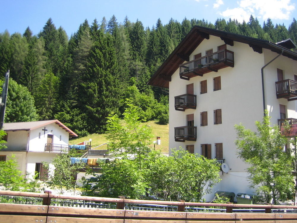 Casa Alpina Sant'Apollinare Hotel Falcade Buitenkant foto