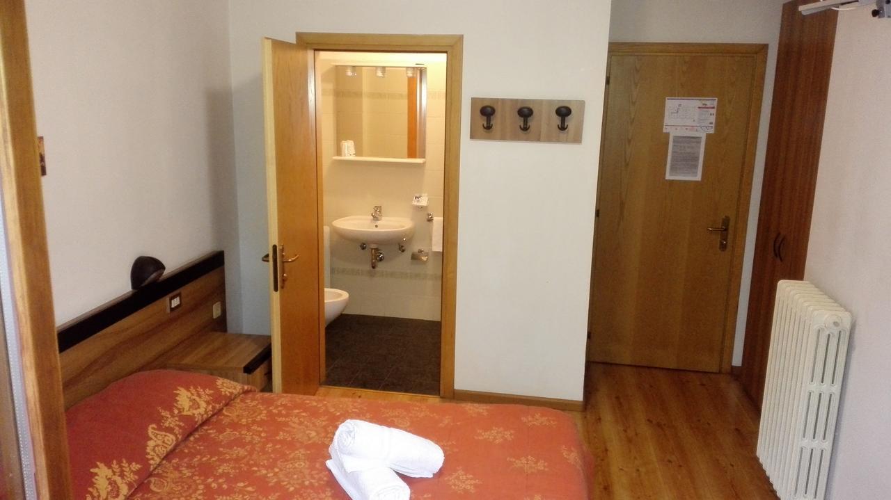 Casa Alpina Sant'Apollinare Hotel Falcade Buitenkant foto