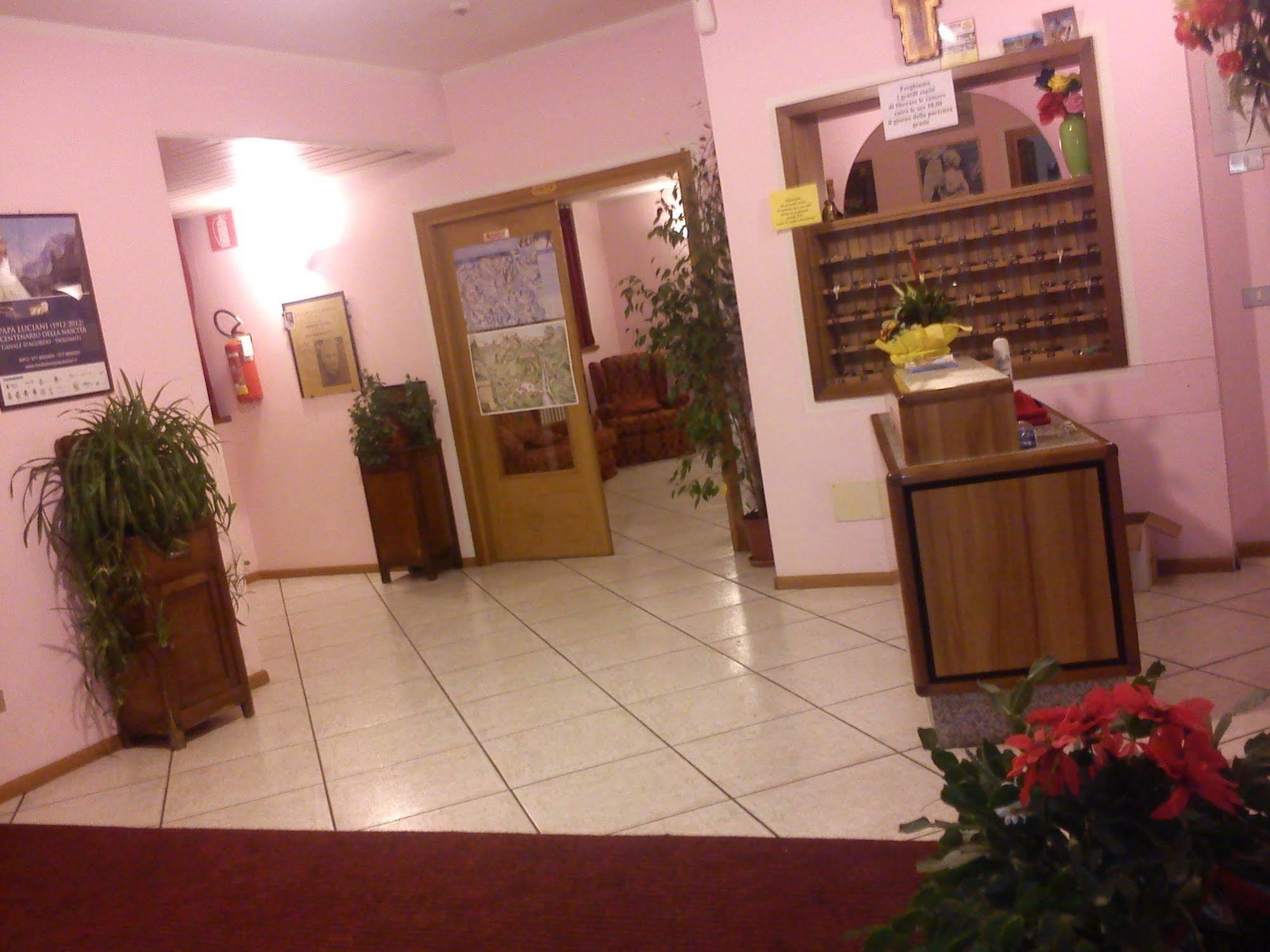 Casa Alpina Sant'Apollinare Hotel Falcade Buitenkant foto